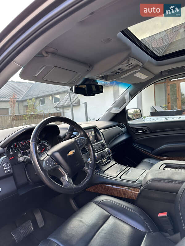 Внедорожник / Кроссовер Chevrolet Suburban 2015 в Калуше