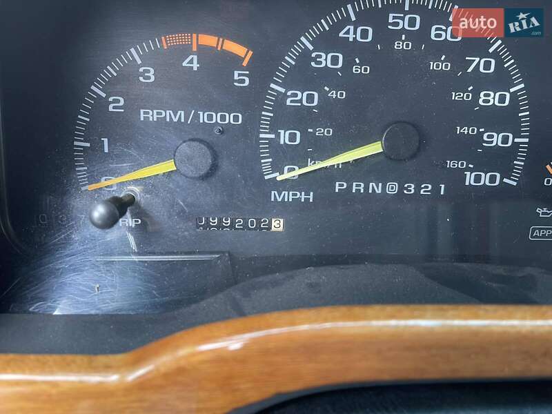 Позашляховик / Кросовер Chevrolet Suburban 1994 в Одесі