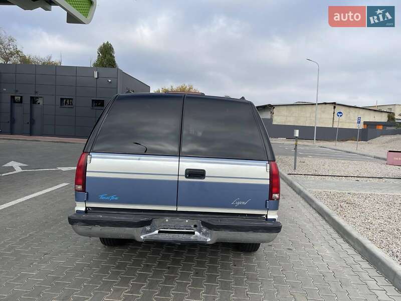 Позашляховик / Кросовер Chevrolet Suburban 1994 в Одесі