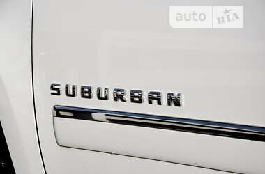 Внедорожник / Кроссовер Chevrolet Suburban 2013 в Киеве