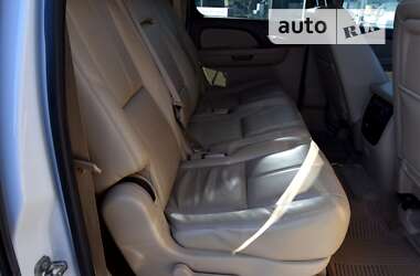 Внедорожник / Кроссовер Chevrolet Suburban 2013 в Киеве