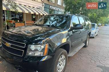 Позашляховик / Кросовер Chevrolet Suburban 2012 в 