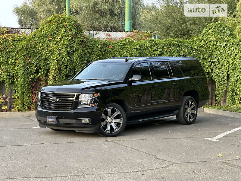 Позашляховик / Кросовер Chevrolet Suburban 2014 в Дніпрі