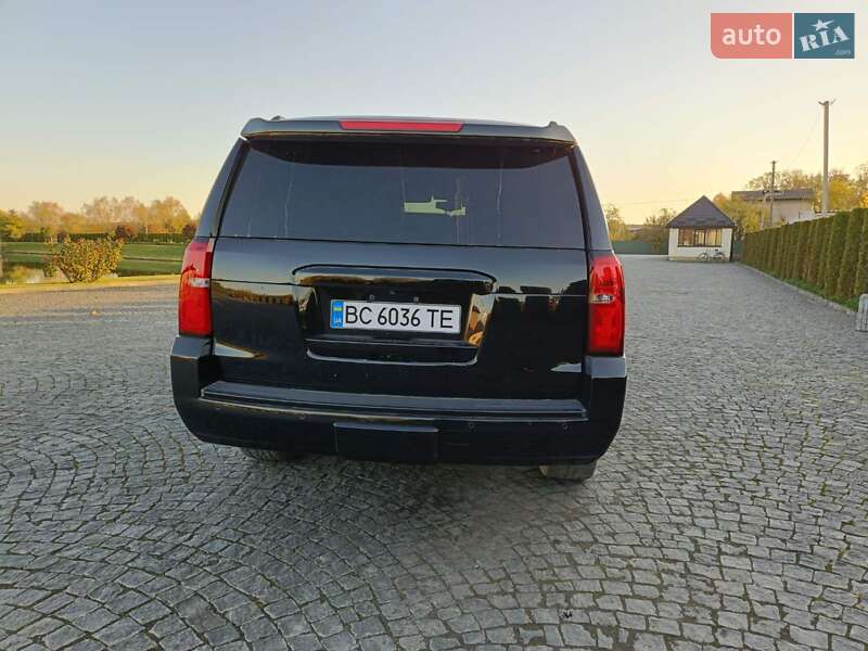Позашляховик / Кросовер Chevrolet Suburban 2015 в Львові