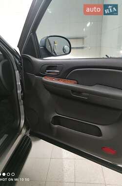 Позашляховик / Кросовер Chevrolet Suburban 2007 в 