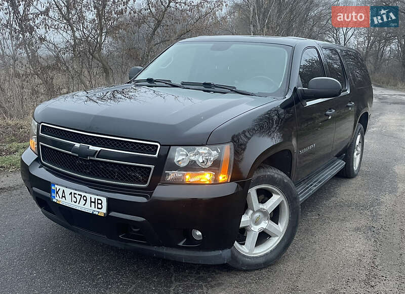 Позашляховик / Кросовер Chevrolet Suburban 2009 в 