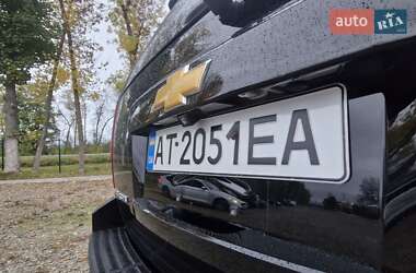 Позашляховик / Кросовер Chevrolet Suburban 2013 в 