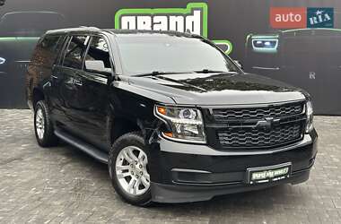 Внедорожник / Кроссовер Chevrolet Suburban 2015 в Киеве