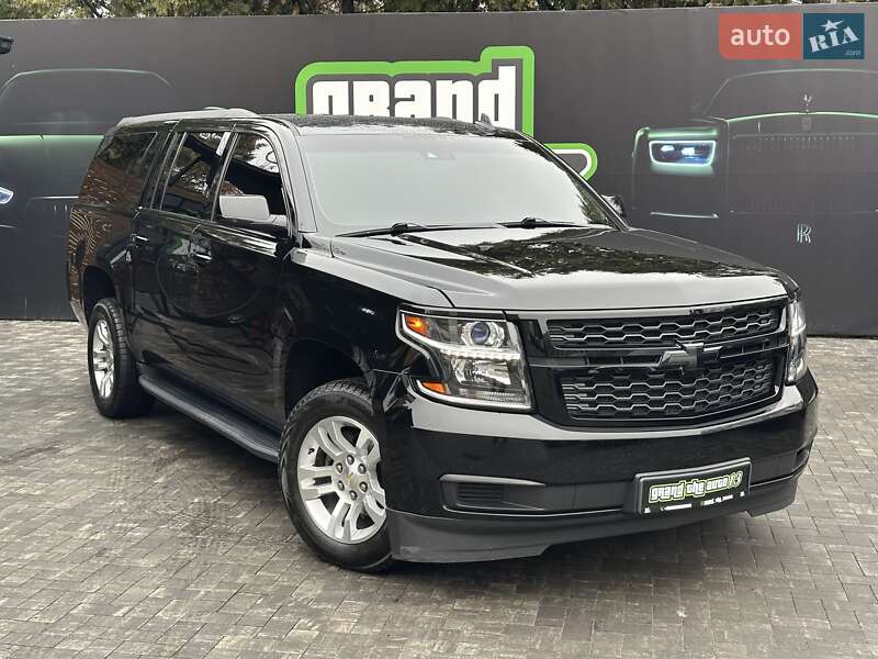 Позашляховик / Кросовер Chevrolet Suburban 2015 в Києві