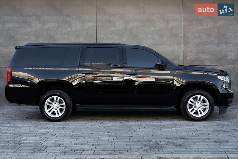 Позашляховик / Кросовер Chevrolet Suburban 2015 в Києві