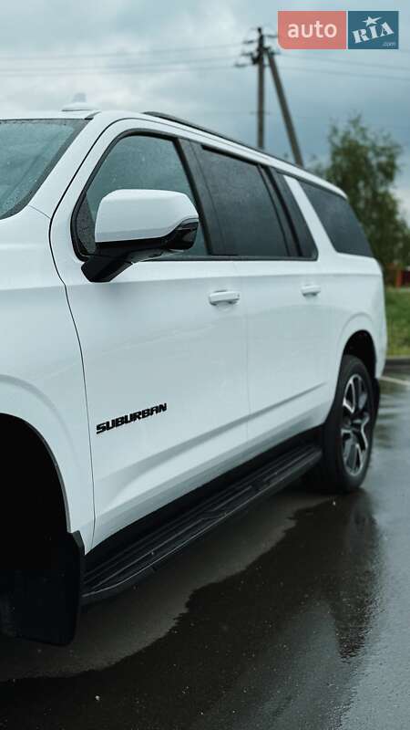 Позашляховик / Кросовер Chevrolet Suburban 2022 в Києві