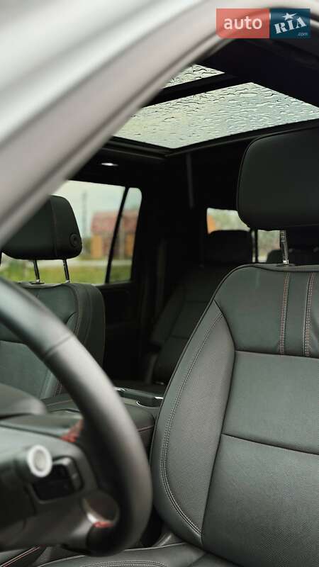 Позашляховик / Кросовер Chevrolet Suburban 2022 в Києві