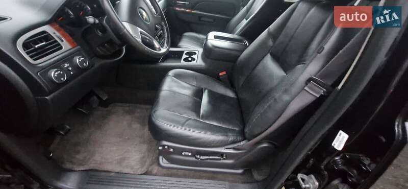 Позашляховик / Кросовер Chevrolet Suburban 2013 в Богородчанах