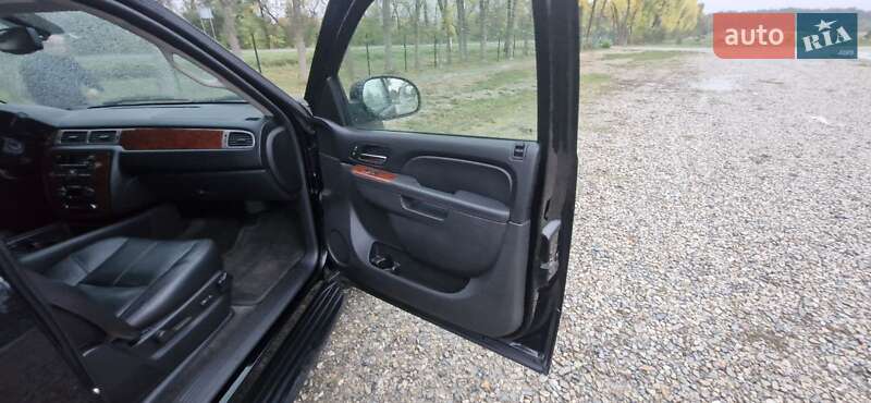 Позашляховик / Кросовер Chevrolet Suburban 2013 в Богородчанах