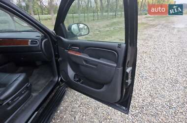 Позашляховик / Кросовер Chevrolet Suburban 2013 в 