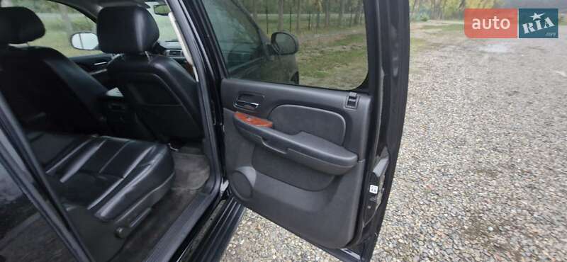 Позашляховик / Кросовер Chevrolet Suburban 2013 в Богородчанах