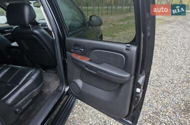 Позашляховик / Кросовер Chevrolet Suburban 2013 в 