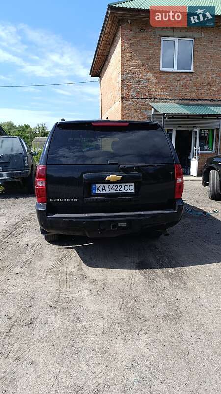 Позашляховик / Кросовер Chevrolet Suburban 2007 в Києві
