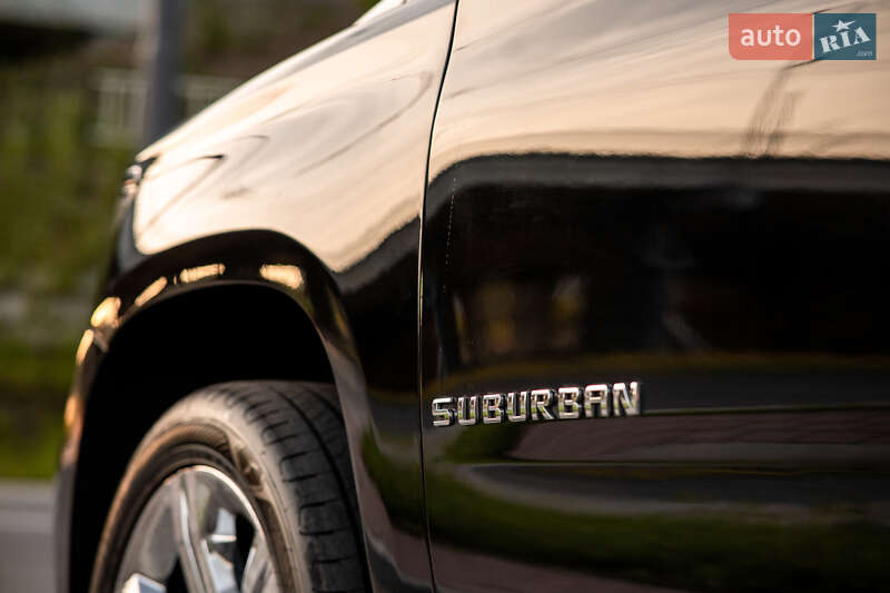 Позашляховик / Кросовер Chevrolet Suburban 2018 в Києві