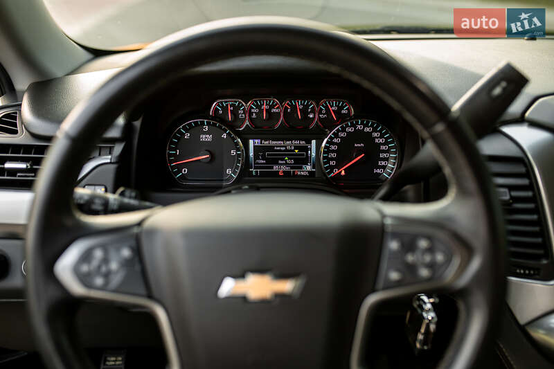 Позашляховик / Кросовер Chevrolet Suburban 2018 в Києві