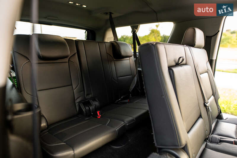 Позашляховик / Кросовер Chevrolet Suburban 2018 в Києві