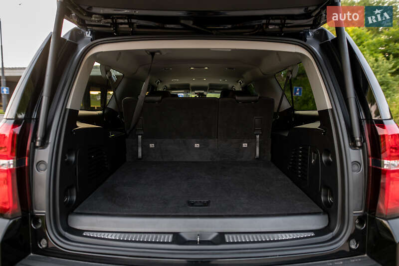 Позашляховик / Кросовер Chevrolet Suburban 2018 в Києві