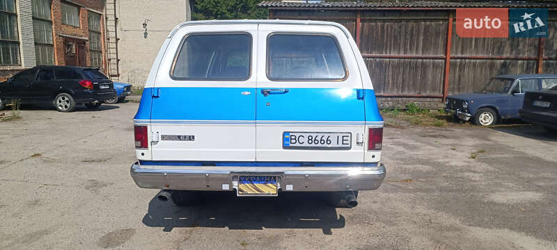 Позашляховик / Кросовер Chevrolet Suburban 1985 в Львові