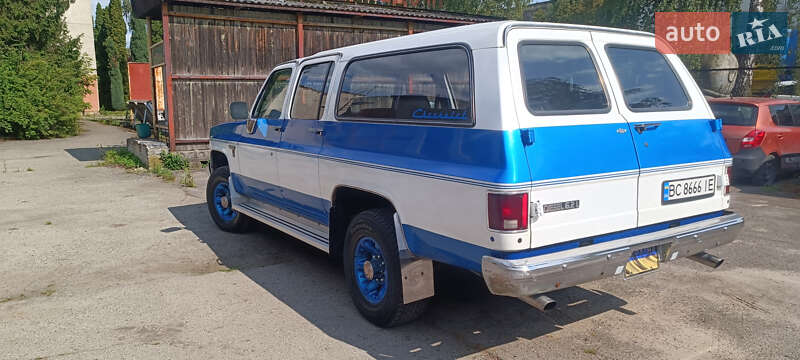 Позашляховик / Кросовер Chevrolet Suburban 1985 в Львові