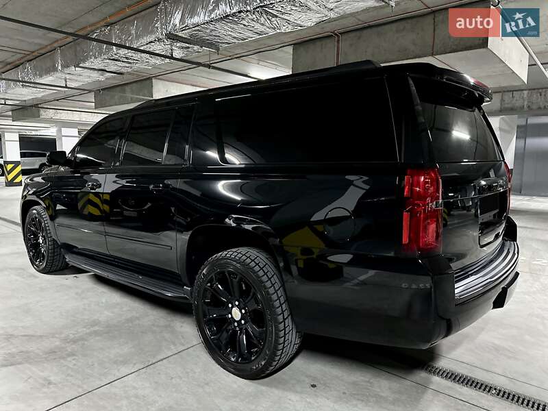 Внедорожник / Кроссовер Chevrolet Suburban 2014 в Днепре