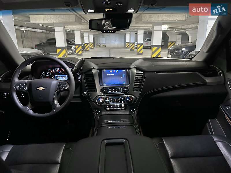 Внедорожник / Кроссовер Chevrolet Suburban 2014 в Днепре