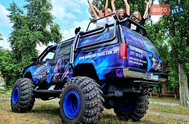 Позашляховик / Кросовер Chevrolet Suburban 1994 в Києві