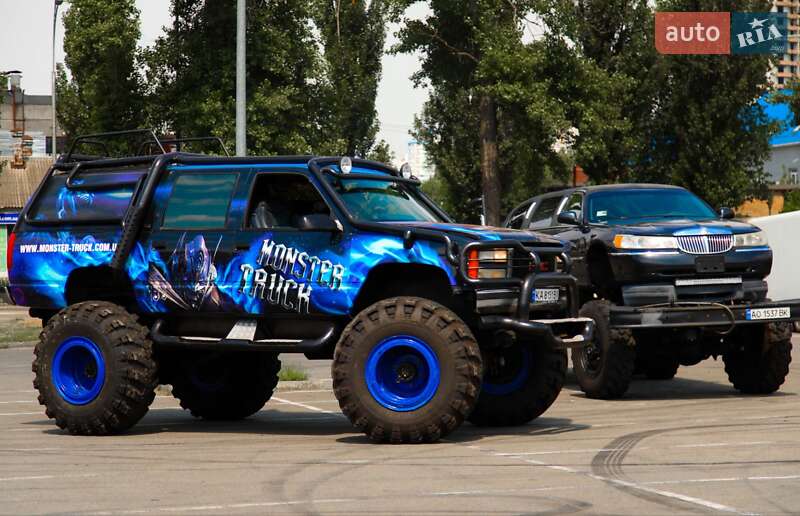 Позашляховик / Кросовер Chevrolet Suburban 1994 в Києві фото 5 Позашляховик / Кросовер Chevrolet Suburban 1994 в Києві