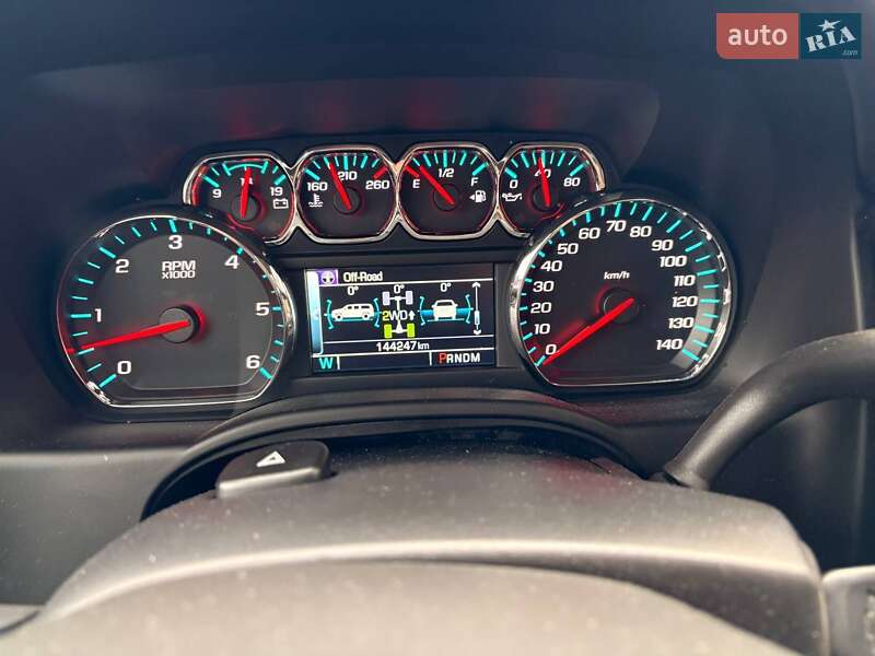 Внедорожник / Кроссовер Chevrolet Suburban 2016 в Киеве фото 15 Внедорожник / Кроссовер Chevrolet Suburban 2016 в Киеве