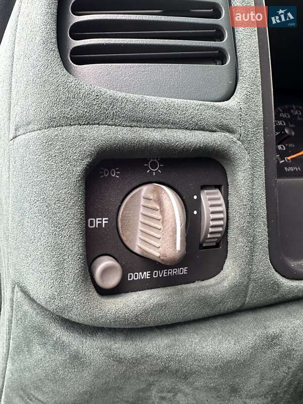 Внедорожник / Кроссовер Chevrolet Suburban 1997 в Белогородке