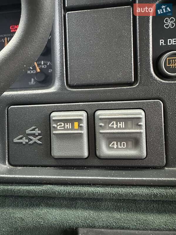 Внедорожник / Кроссовер Chevrolet Suburban 1997 в Белогородке