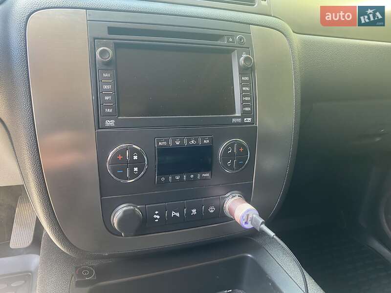 Внедорожник / Кроссовер Chevrolet Suburban 2007 в Виннице фото 13 Внедорожник / Кроссовер Chevrolet Suburban 2007 в Виннице