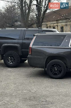 Внедорожник / Кроссовер Chevrolet Suburban 1995 в Днепре