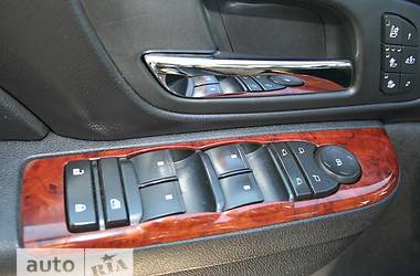 Внедорожник / Кроссовер Chevrolet Tahoe 2011 в 