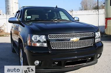 Внедорожник / Кроссовер Chevrolet Tahoe 2011 в 