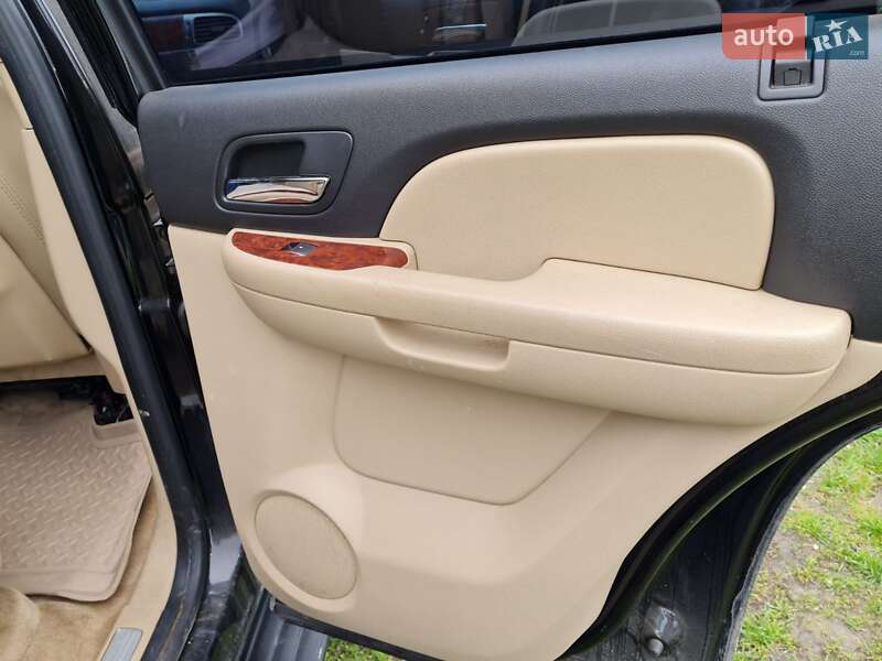 Внедорожник / Кроссовер Chevrolet Tahoe 2006 в Киеве