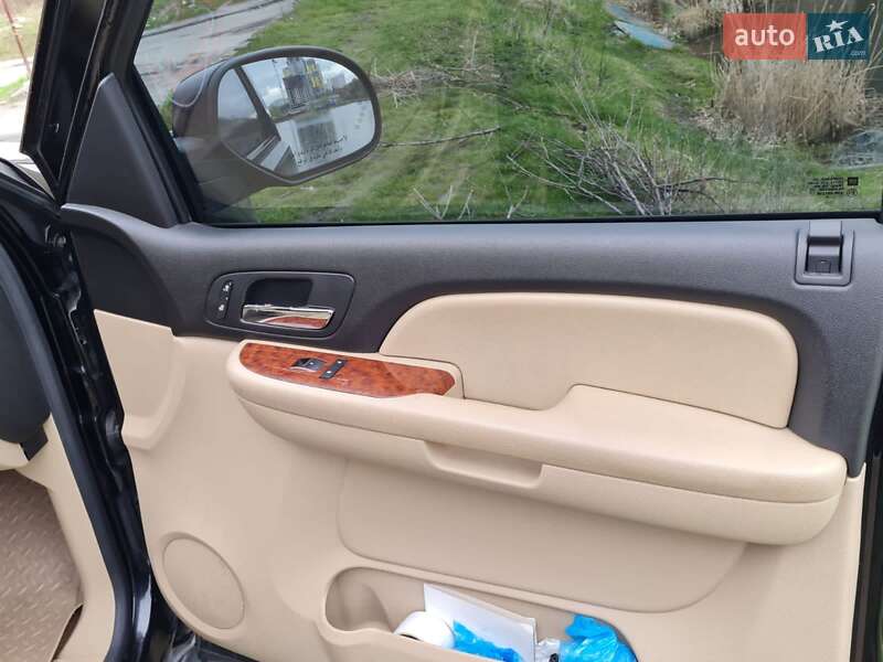 Внедорожник / Кроссовер Chevrolet Tahoe 2006 в Киеве