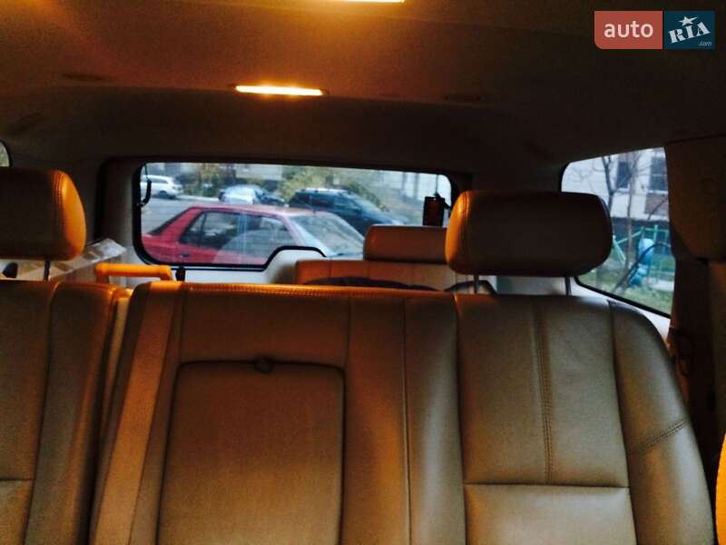 Внедорожник / Кроссовер Chevrolet Tahoe 2006 в Киеве