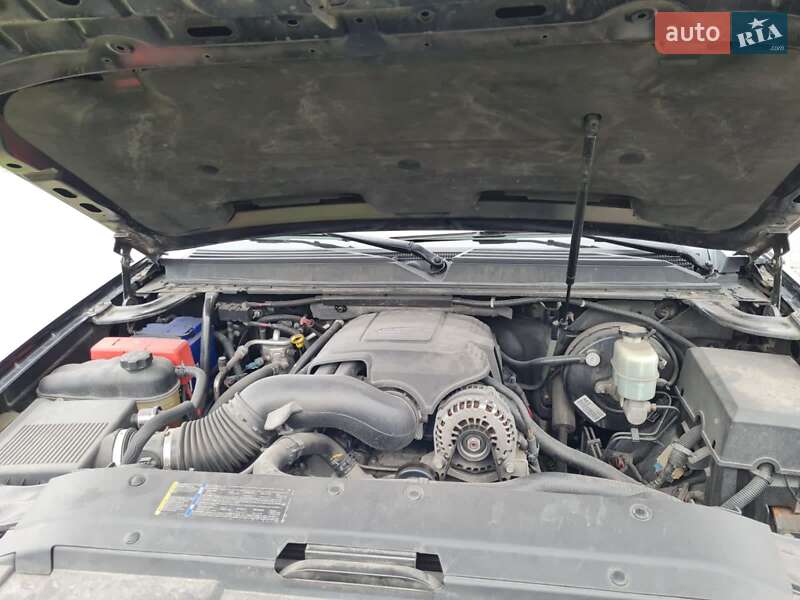 Внедорожник / Кроссовер Chevrolet Tahoe 2006 в Киеве