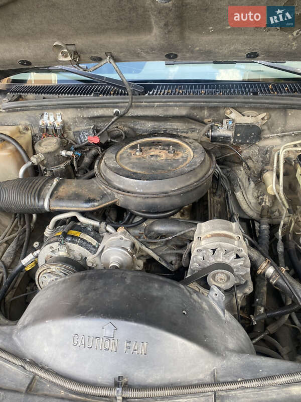 Позашляховик / Кросовер Chevrolet Tahoe 1996 в Києві