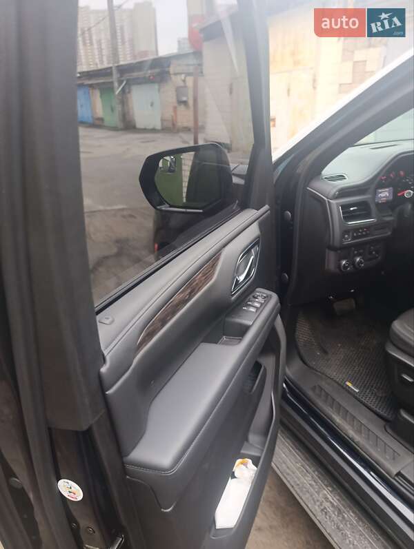 Внедорожник / Кроссовер Chevrolet Tahoe 2021 в Киеве