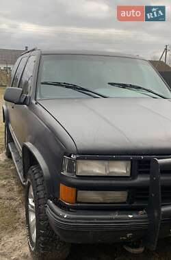 Внедорожник / Кроссовер Chevrolet Tahoe 1996 в 