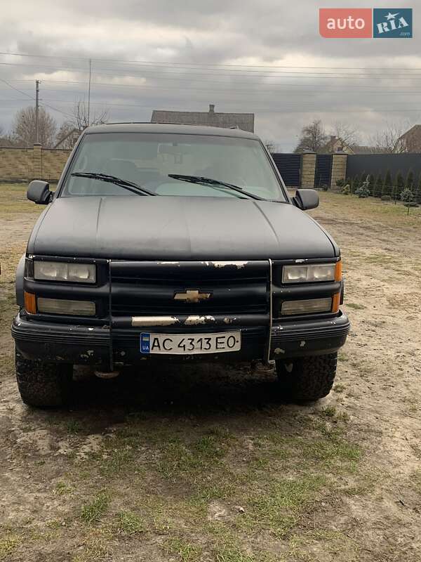 Внедорожник / Кроссовер Chevrolet Tahoe 1996 в 