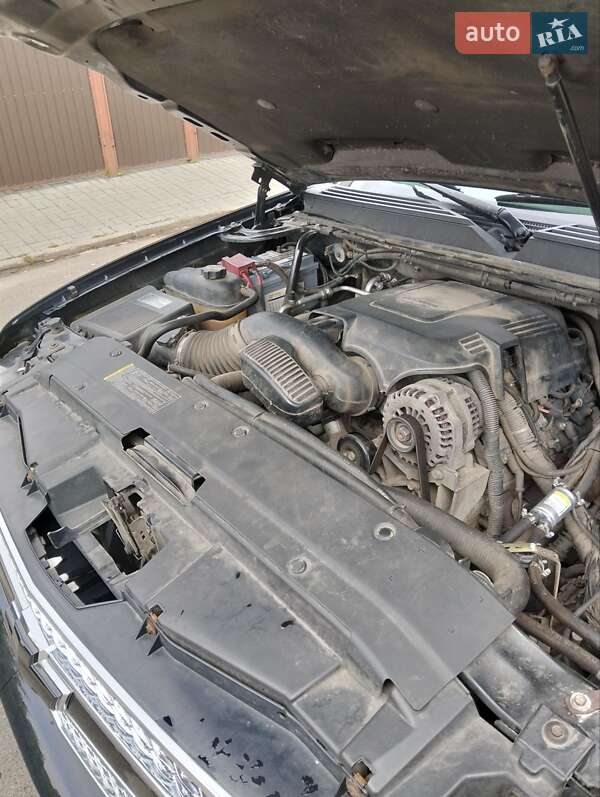 Внедорожник / Кроссовер Chevrolet Tahoe 2011 в Киеве
