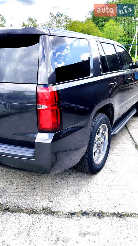 Внедорожник / Кроссовер Chevrolet Tahoe 2016 в Остроге