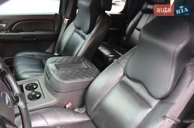 Внедорожник / Кроссовер Chevrolet Tahoe 2008 в 